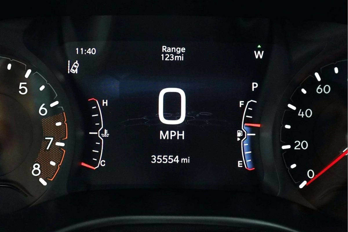 Used 2025 Jeep Compass Trailhawk AWD/4WD image 31