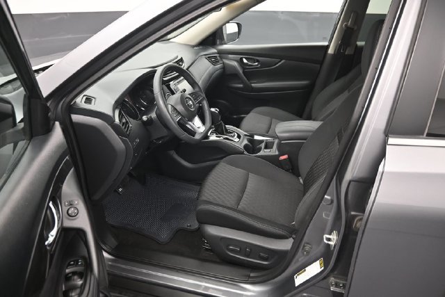 Used 2018 Nissan Rogue SV AWD/4WD image 9