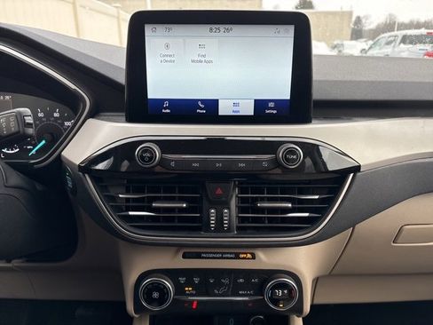 Used 2020 Ford Escape SE image 5