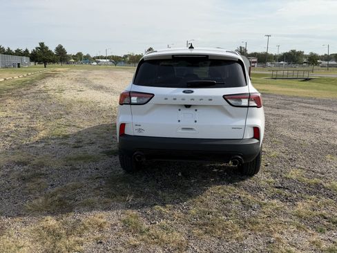 Used 2022 Ford Escape SE w/ SE Sport Appearance Package AWD/4WD image 4