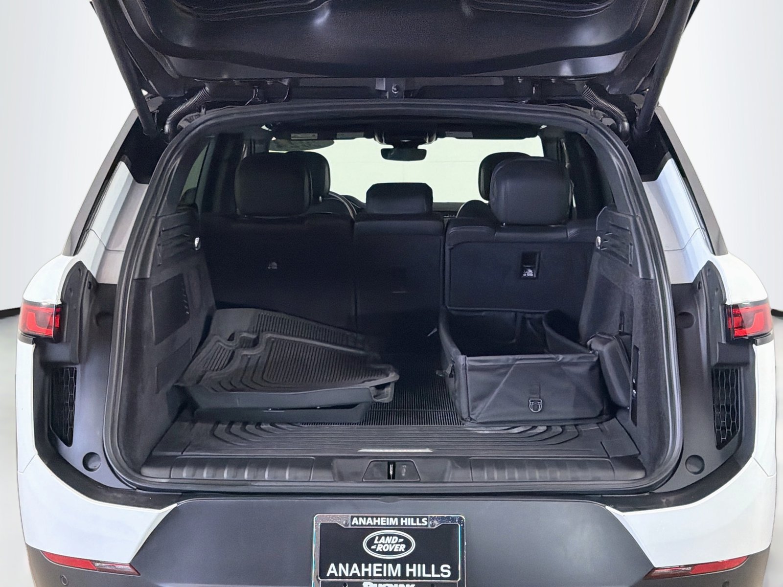 Used 2024 Land Rover Range Rover Sport SE AWD/4WD image 29