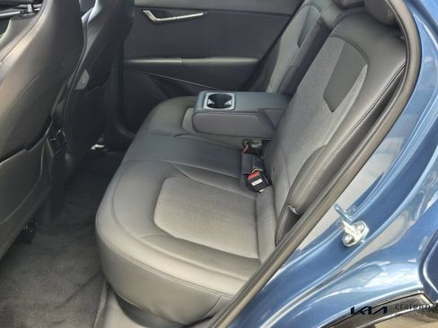 Certified 2024 Kia Niro Wind FWD image 11