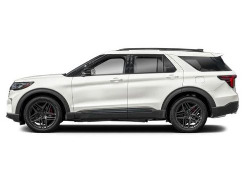 Used 2025 Ford Explorer ST image 2