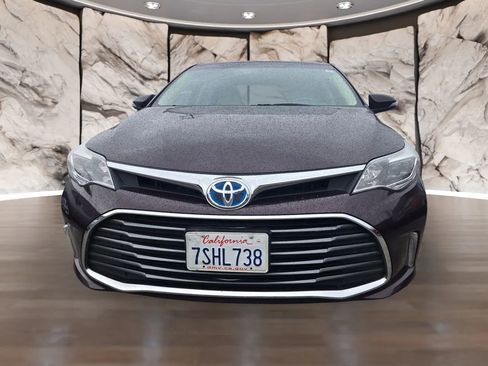 Used 2016 Toyota Avalon XLE Premium image 2