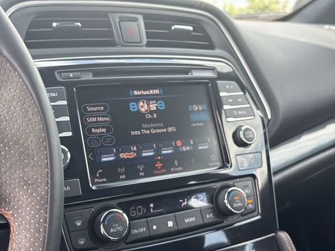 Used 2022 Nissan Maxima SR w/ Sport Mat Group FWD image 16