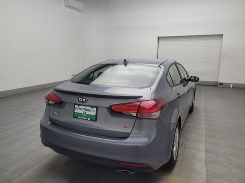 Used 2017 Kia Forte S image 9