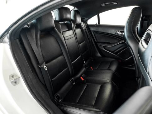 Used 2018 Mercedes-Benz CLA 250 image 35