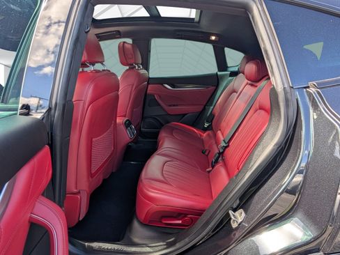 Used 2022 Maserati Levante GT image 7