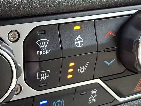 Used 2024 Jeep Wrangler Unlimited AWD/4WD image 23
