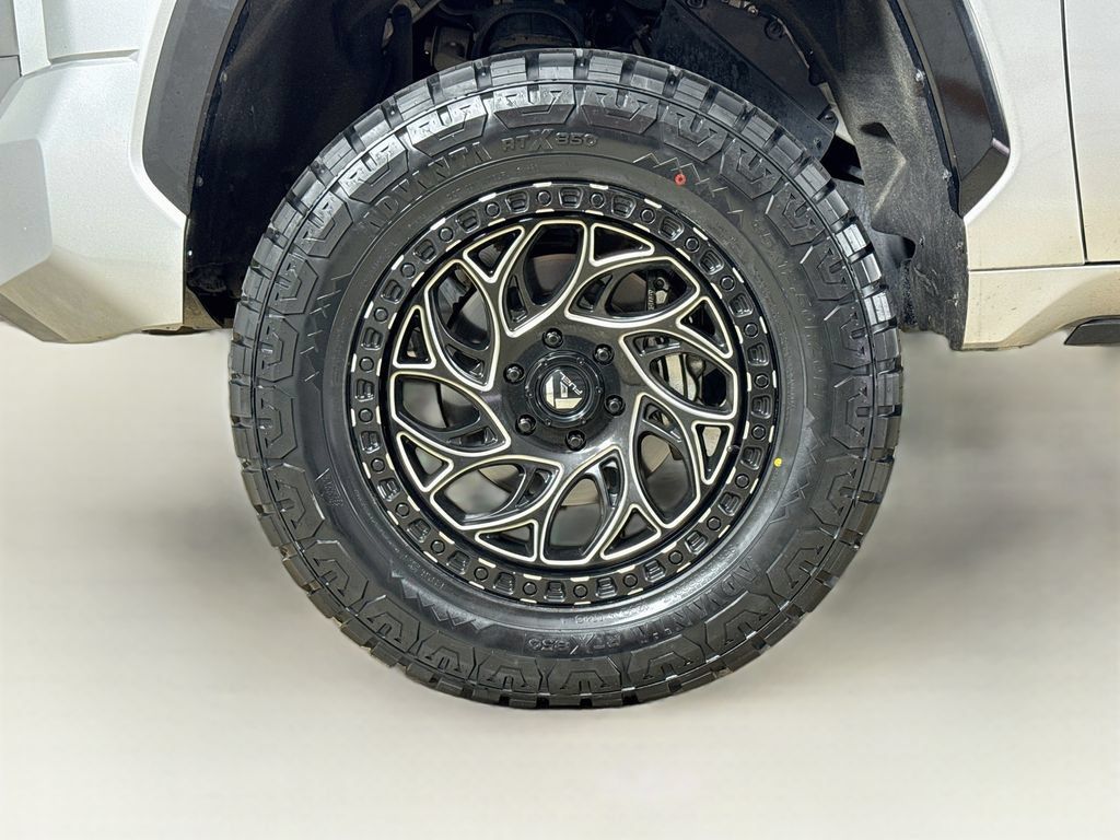Used 2024 Toyota Tundra Platinum AWD/4WD image 27