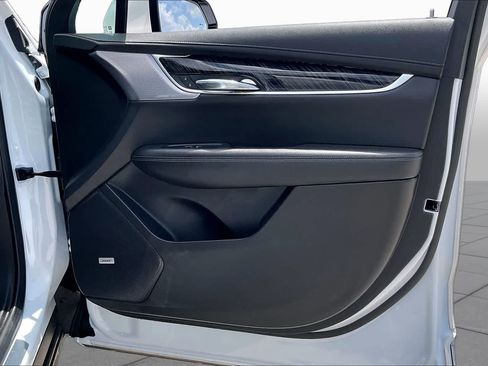 Used 2024 Cadillac XT6 Premium Luxury w/ LPO, Floor Liner Package FWD image 23