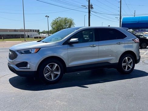 Used 2024 Ford Edge SEL w/ Convenience Package AWD/4WD image 3