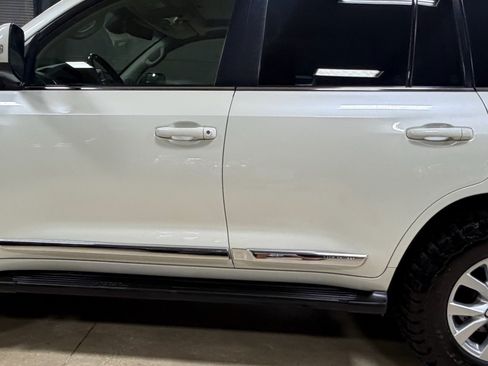 Used 2016 Toyota Land Cruiser AWD/4WD image 16