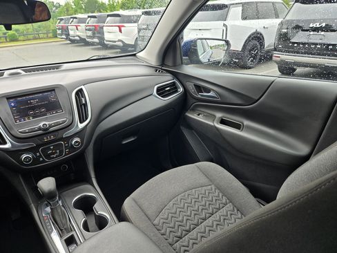 Used 2023 Chevrolet Equinox LT AWD/4WD image 11