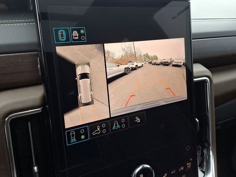 Certified 2025 GMC Yukon Denali Ultimate image 19