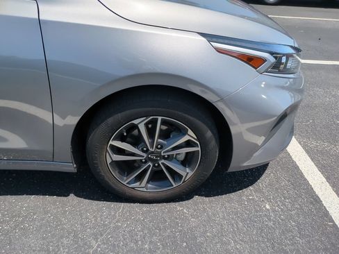 Certified 2024 Kia Forte LXS FWD image 16