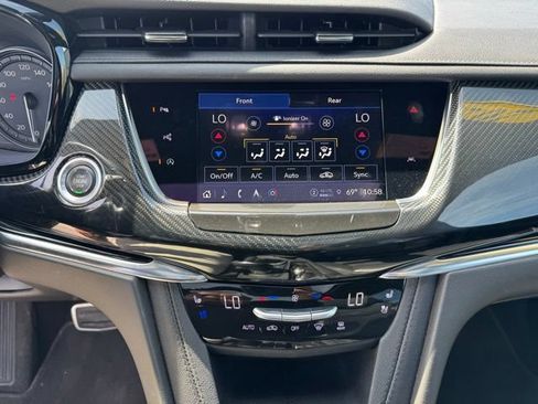 Used 2023 Cadillac XT6 Sport w/ Technology Package AWD/4WD image 34