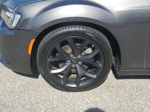 Used 2023 Chrysler 300 S image 9
