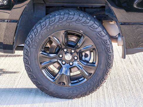 Used 2023 RAM 1500 Laramie AWD/4WD image 9