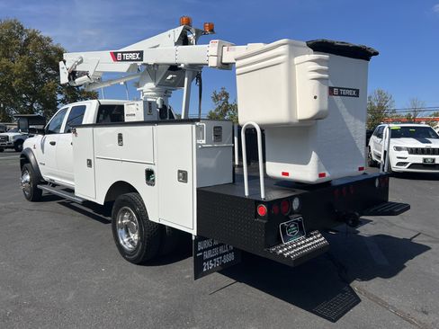 Used 2019 RAM 5500 Tradesman w/ Chrome Appearance Group image 11