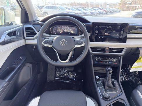 New 2026 Volkswagen Taos SEL image 20