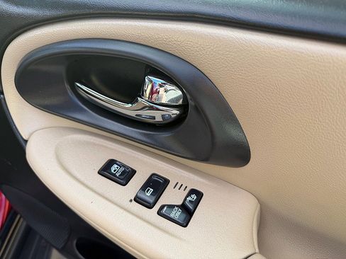 Used 2005 Chevrolet TrailBlazer LT image 22