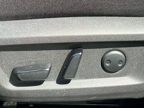 Used 2023 Nissan Rogue SV image 19