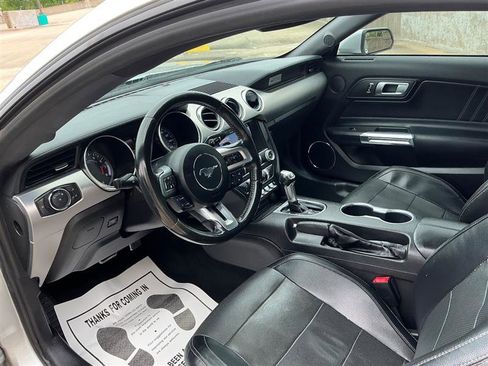 Used 2019 Ford Mustang Premium RWD image 28