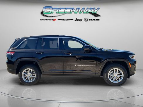 New 2025 Jeep Grand Cherokee Laredo X image 4