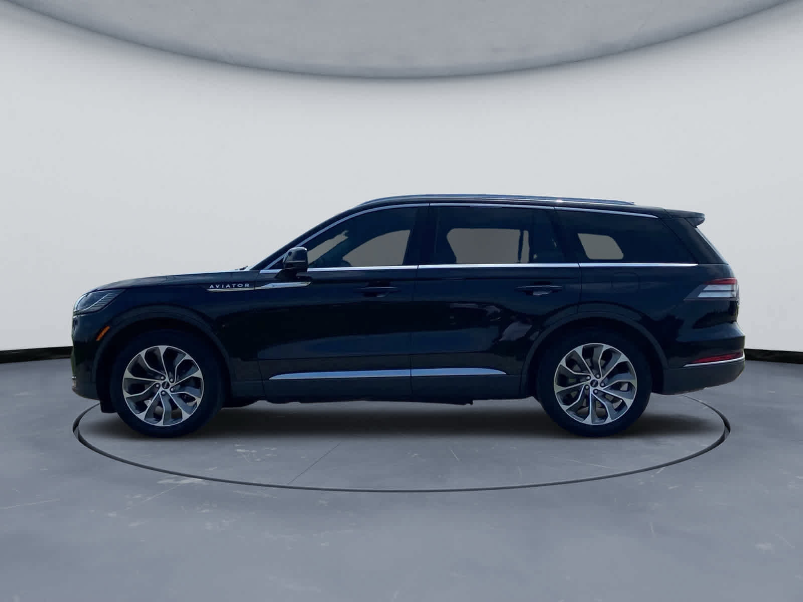 Used 2025 Lincoln Aviator Reserve w/ Illumination Package AWD/4WD image 3