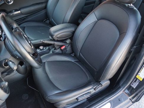 Used 2017 MINI Cooper 2-Door Hardtop image 19