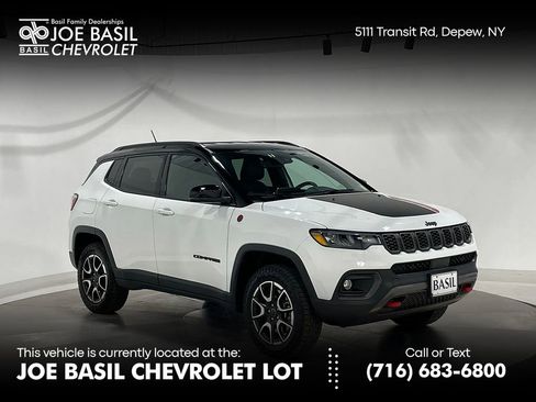 Used 2026 Jeep Compass Trailhawk image 1