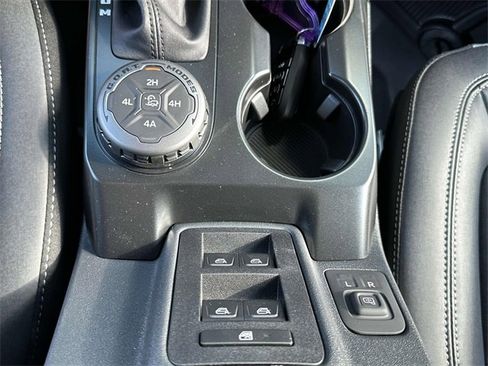 Used 2025 Ford Bronco Big Bend w/ Black Diamond Package image 28