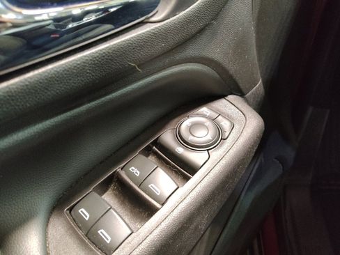 Used 2021 Chevrolet Equinox LT image 27