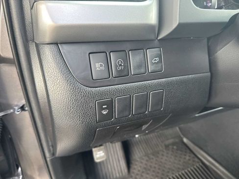 Used 2019 Toyota Highlander Plus AWD/4WD image 33