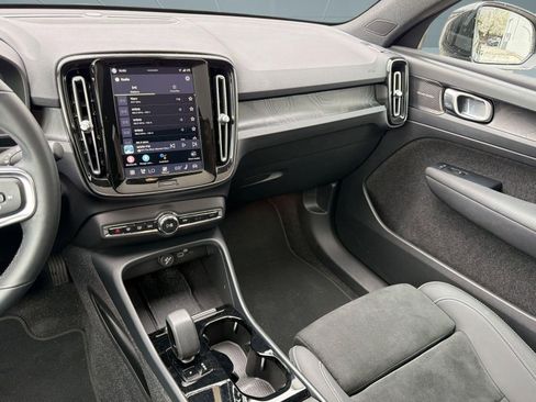 Certified 2023 Volvo C40 P8 Recharge Ultimate image 27