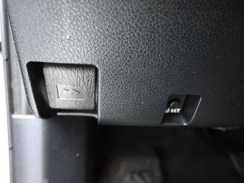 Used 2017 Toyota Tacoma SR5 image 24