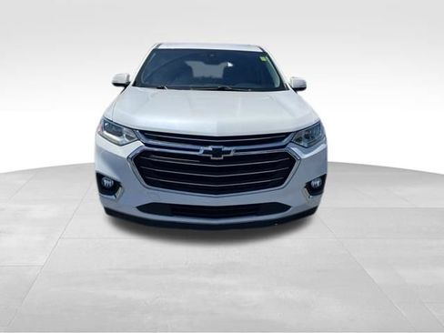 Used 2019 Chevrolet Traverse Premier w/ Driver Confidence II Package FWD image 2