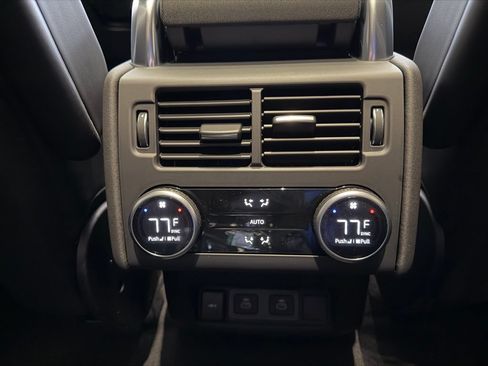New 2026 Land Rover Discovery Limited Edition AWD/4WD image 17