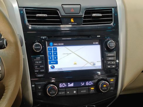 Used 2015 Nissan Altima 2.5 SL w/ Technology Package FWD image 6