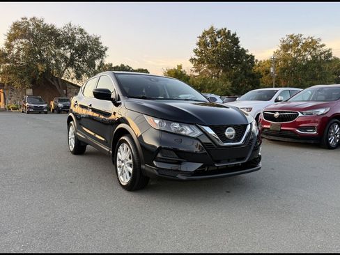 Used 2020 Nissan Rogue Sport S w/ Appearance Package FWD image 1