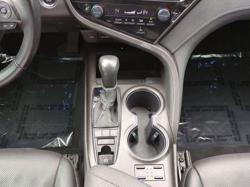 Used 2022 Toyota Camry XSE image 18