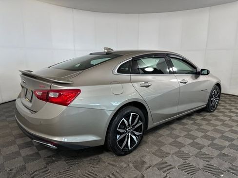 Used 2025 Chevrolet Malibu RS image 3