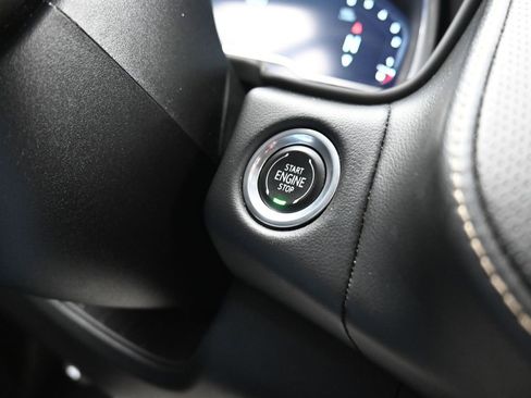 Used 2023 GMC Yukon XL SLT w/ SLT Luxury Package image 15