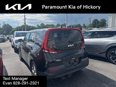 Used 2022 Kia Soul LX w/ Technology Package FWD image 4