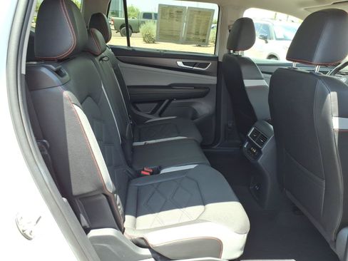 Certified 2025 Volkswagen Atlas Peak Edition SE AWD/4WD image 14