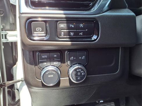 Certified 2025 GMC Yukon XL Denali w/ Sun & Power Step Package AWD/4WD image 17
