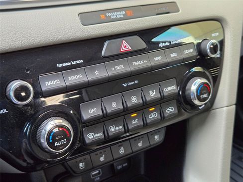Used 2020 Kia Sportage EX w/ EX Technology Package FWD image 20