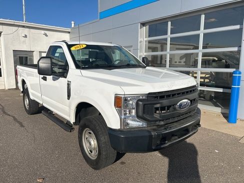 Used 2021 Ford F250 XL w/ Camper Package image 2