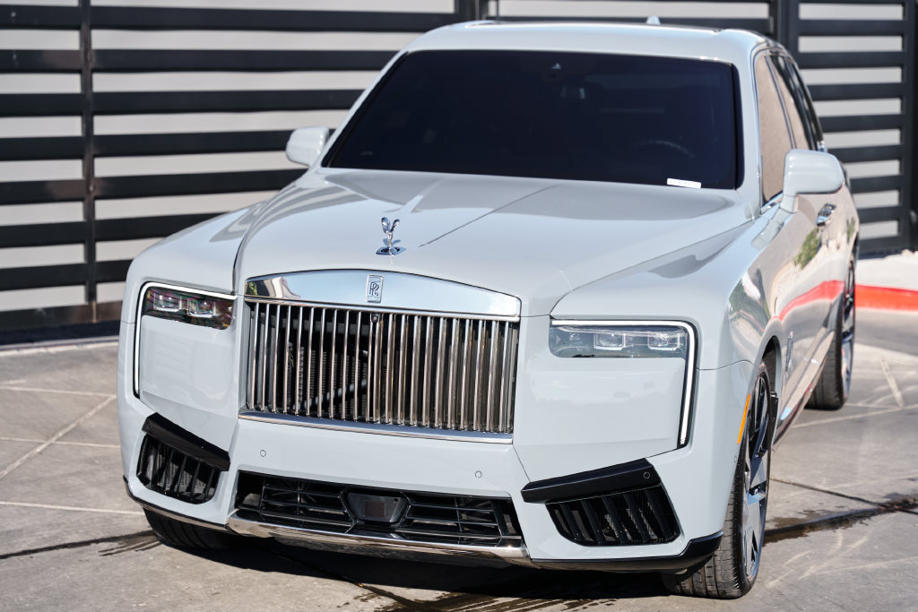 Used 2025 Rolls-Royce Cullinan AWD/4WD image 6